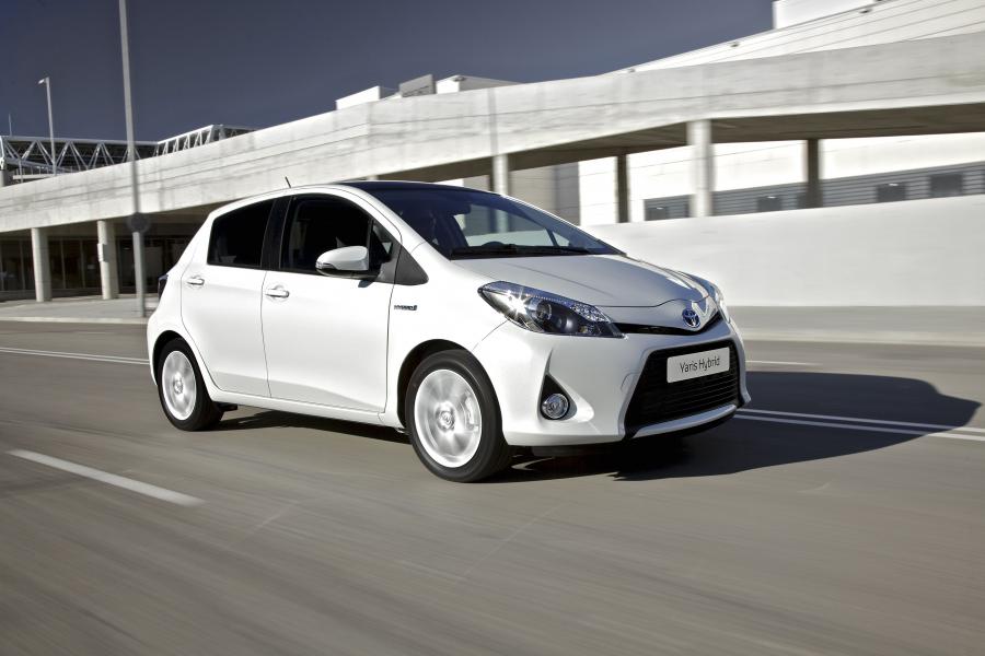  Toyota Yaris Hybrid 2012 года  (фото 27 из 35)